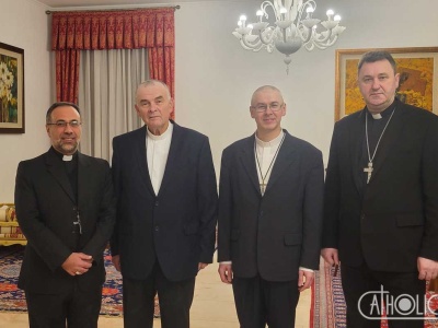 Co się dzieje w Watykanie z wyzwolonymi z więzienia białoruskimi księżmi?