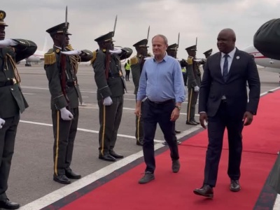 Polska poza stołem decyzyjnym. Wizerunkowe wpadki Tuska obnażają słabość państwa