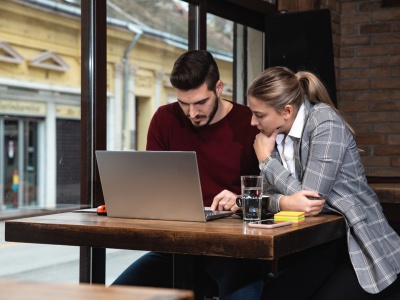 Zmiany w wynagrodzeniach i zwolnieniach lekarskich od 2026 roku. Rewolucja dla wszystkich pracowników