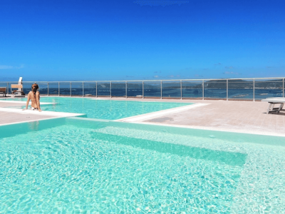 Sardynia wiosną za 559 PLN 😎🌊 Loty + ⭐⭐⭐⭐ hotel z basenem na dachu 👙💦