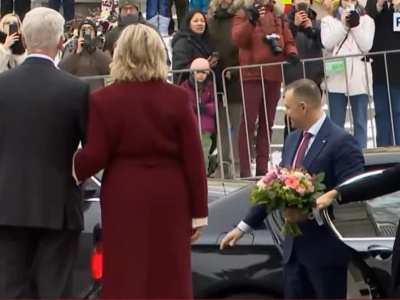 Tak Karol Nawrocki przywitał się z prezydentem Czech i jego żoną. Nagranie podbija sieć