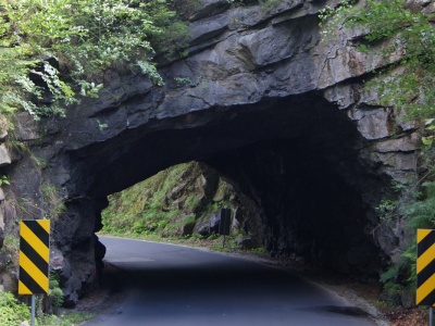 Jeden z zaledwie kilku tuneli tego typu w Polsce. Gdzie się znajduje?