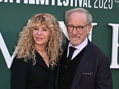 Żona Stevena Spielberga Kate Capshaw stworzyła unikatowy portret reżysera. Wybitne dzieło?