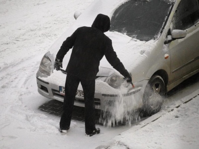 Zimą nie wystarczy dziurka w lodzie. Mandaty sięgają 3000 zł