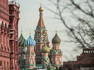 Tajne spotkania i wysłannik Kremla. Kulisy powstania planu pokojowego dla Ukrainy