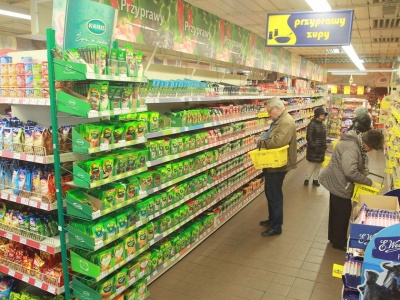 Kolejna znana marka walczy o przetrwanie. Zbankrutuje? Napoje znane z m.in. Rossmanna mogą zniknąć