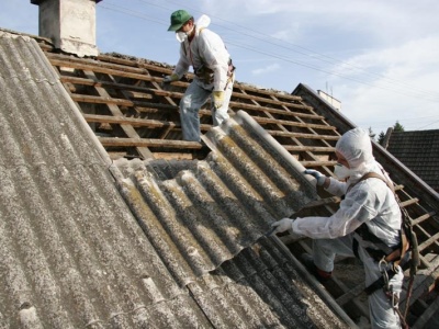 Eksperci biją na alarm. Eternit nie chce znikać. Skoczów utknął w azbestowej pułapce
