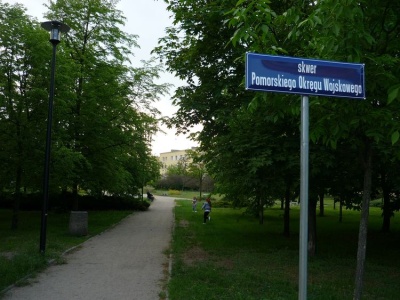 Skwer Pomorskiego Okręgu Wojskowego. IPN chce zmiany nazwy, wojewoda mówi „nie