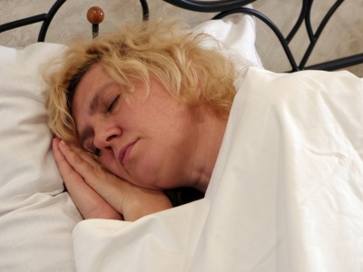 Ślinienie się podczas snu - czy to normalne? Czy może być oznaką choroby?