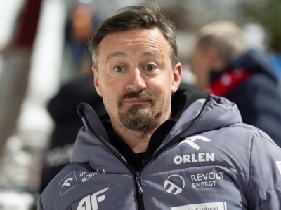 Skok w dziurawym kombinezonie. Adam Małysz szczerze o występie polskich skoczków
