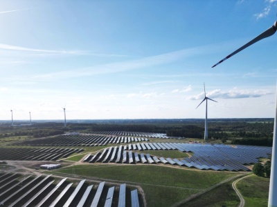 Zielona energia redukuje emisje. Zrównoważona energia ze źródeł Polenergii buduje przyszłość.