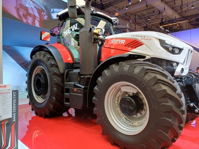 Steyr Cervus CVT to nowa liga mocy. Model 6440 podnosi poprzeczkę do 435 KM