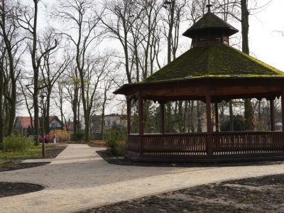 Park w Kole pięknieje z każdym rokiem. Kolejne alejki po remoncie