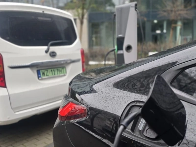 ACEA : Samochody elektryczne przyspieszają, „spaliny” hamują. Rynek nowych pojazdów w UE znów na plusie