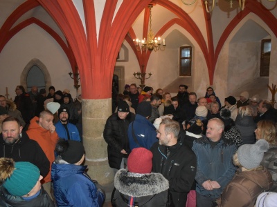 Tajemnice krypt świdnickiej katedry. Tłumy na XIII Spacerze Historycznym