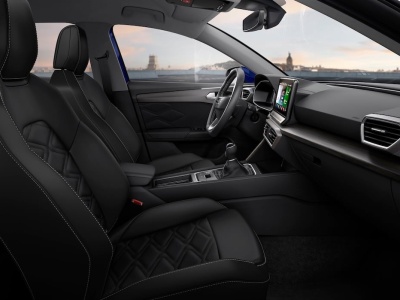 Europejskie kombi z automatem po rabacie 24 700 zł komplikuje życie Omodzie 5 Hybrid już na starcie jej sprzedaży. Spalanie podobne, bagażnik dużo większy