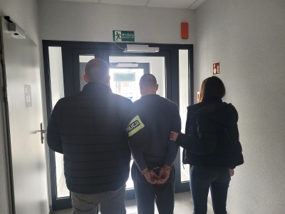 NOWY TOMYŚL: Brutalny atak w hotelu! Dwaj obywatele Ukrainy aresztowani za pobicie z użyciem niebezpiecznych narzędzi