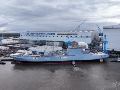 Wodowanie dużego zbiornikowca dla niemieckich sił morskich. Kluczowa współpraca wielu stoczni
