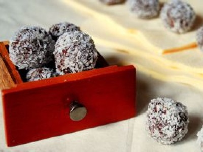 Pyszne kulki, które odżywiają organizm. To więcej niż deser