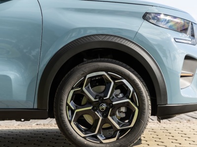 Mały SUV przyciąga Polaków ceną 64 900 zł. Rosnąca popularność europejskiej marki zaczyna niepokoić Chińczyków