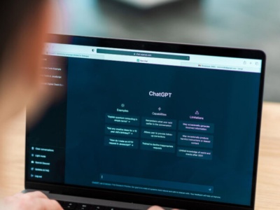 Raport: młodzi coraz częściej weryfikują informacje za pomocą chata GPT i uznają, że podaje prawdę