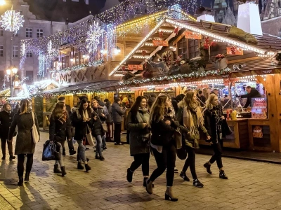 Obawiają się terrorystów. Niemcy wzmacniają ochronę jarmarków bożonarodzeniowych