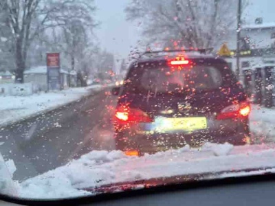 Zielona Góra. Atak zimy – ślisko na drogach, policja interweniuje przy kolizjach