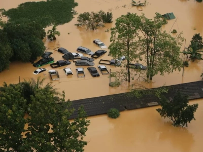 Powódź zaskoczyła turystów w Tajlandii. „Największe opady deszczu od 300 lat”