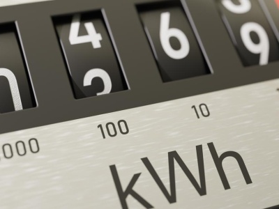 Niższe rachunki za prąd coraz bliżej. Minister zapowiada likwidację opłaty przejściowej i spadek taryf