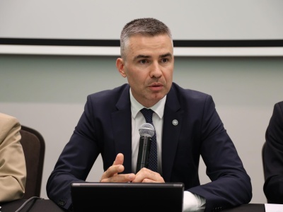 Ustawa frankowa: Adwokatura wchodzi do gry! Prezes Rosati ostro o Wiewiórowskiej, KIRP wciąż milczy