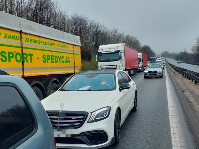 Karambol na Obwodnicy Trójmiasta. Zderzenie dziewięciu aut i tir w poprzek drogi