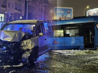 Policyjny pościg zakończył się tragedią. Samochód wypchnął tramwaj z szyn