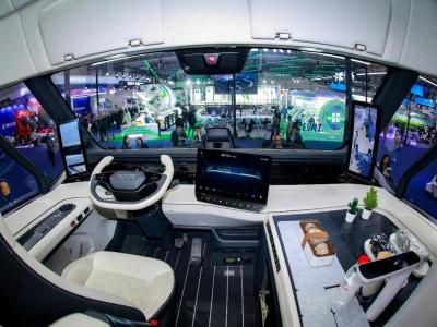 Wodorowy ciągnik z pralką w kabinie – oto Chińska Ciężarówka Roku 2026