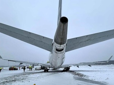 Samolot LOT-u wypadł z pasa w Wilnie. Na pokładzie było 67 osób, wszyscy są cali