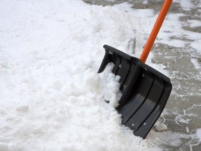Olsztyn. Zwisające sople i nieodśnieżone chodniki. Co za to grozi?
