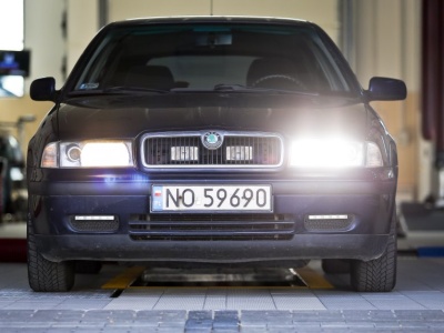 Sposoby na poprawę oświetlenia w samochodzie