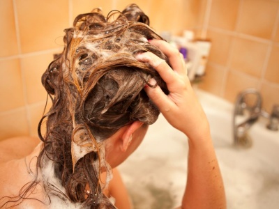 To nie woda ani kosmetyki są winne. Problem kryje się gdzie indziej i ujawnia, gdy jest za późno