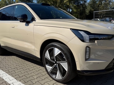 Flagowy SUV Volvo potaniał o 168 330 zł i przebija promocje Lexusa. Szwedzi chcą to mieć z głowy przed końcem roku