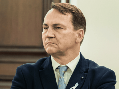 Emocje sięgnęły zenitu. Ochrona wkroczyła po spotkaniu z Sikorskim