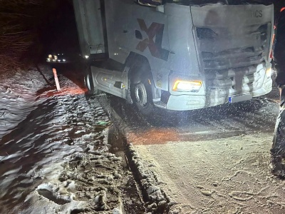 Początek zimy - zablokowana droga K46