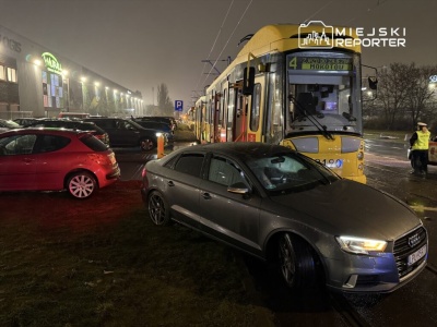 Zderzenie tramwaju z Audi na Białołęce. Kierowca w szpitalu