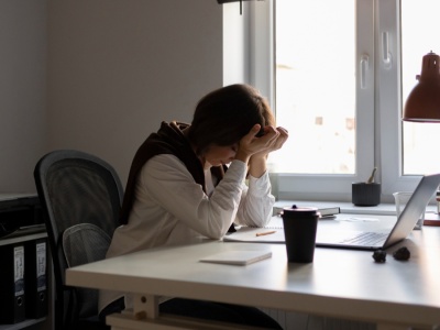 Szef mówi: bądź elastyczny, rząd: ale nie za bardzo. A my chcemy tylko przeżyć