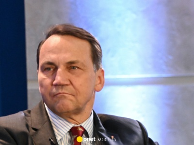 Margaret Thatcher gotowała mu lunch, a Tusk odradził rolę w filmie. Sikorski w szczerej rozmowie z Magdą Mołek