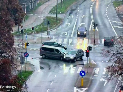 Puławy: Kolizja na skrzyżowaniu po nieustąpieniu pierwszeństwa. Zobacz wideo