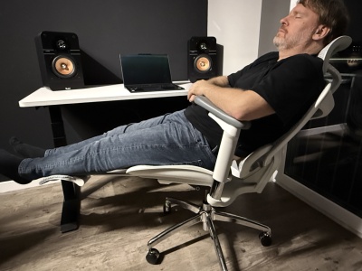 You can even put your feet up in this ergonomic office chair: Sihoo Doro C300 review