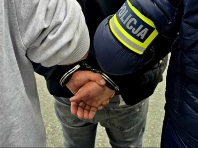 Zaatakował kobietę na ulicy. Mężczyzna uderzył seniorkę, bo nie chciała oddać torebki