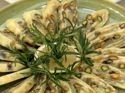 Rolada serowa z pistacjami i matchą