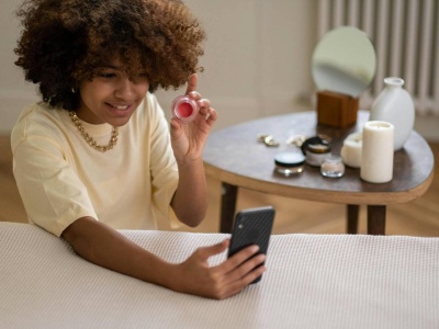 Influencer marketing w branży beauty – co działa, a co nie?