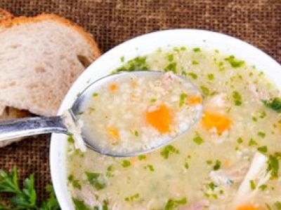 Moja babcia wlewała odrobinę do krupniku. Zupa miała lepszy i pełniejszy smak