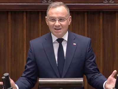 Tyle wynosi prezydencka emerytura. Andrzej Duda pokazał, jaka suma wpadła na jego konto. 